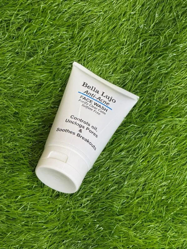 Bella Lujo Anti-Acne Face Wash